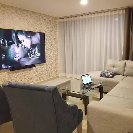 3 Bedroom/ 3 Bath Perfect For American Comfort Apartamento *